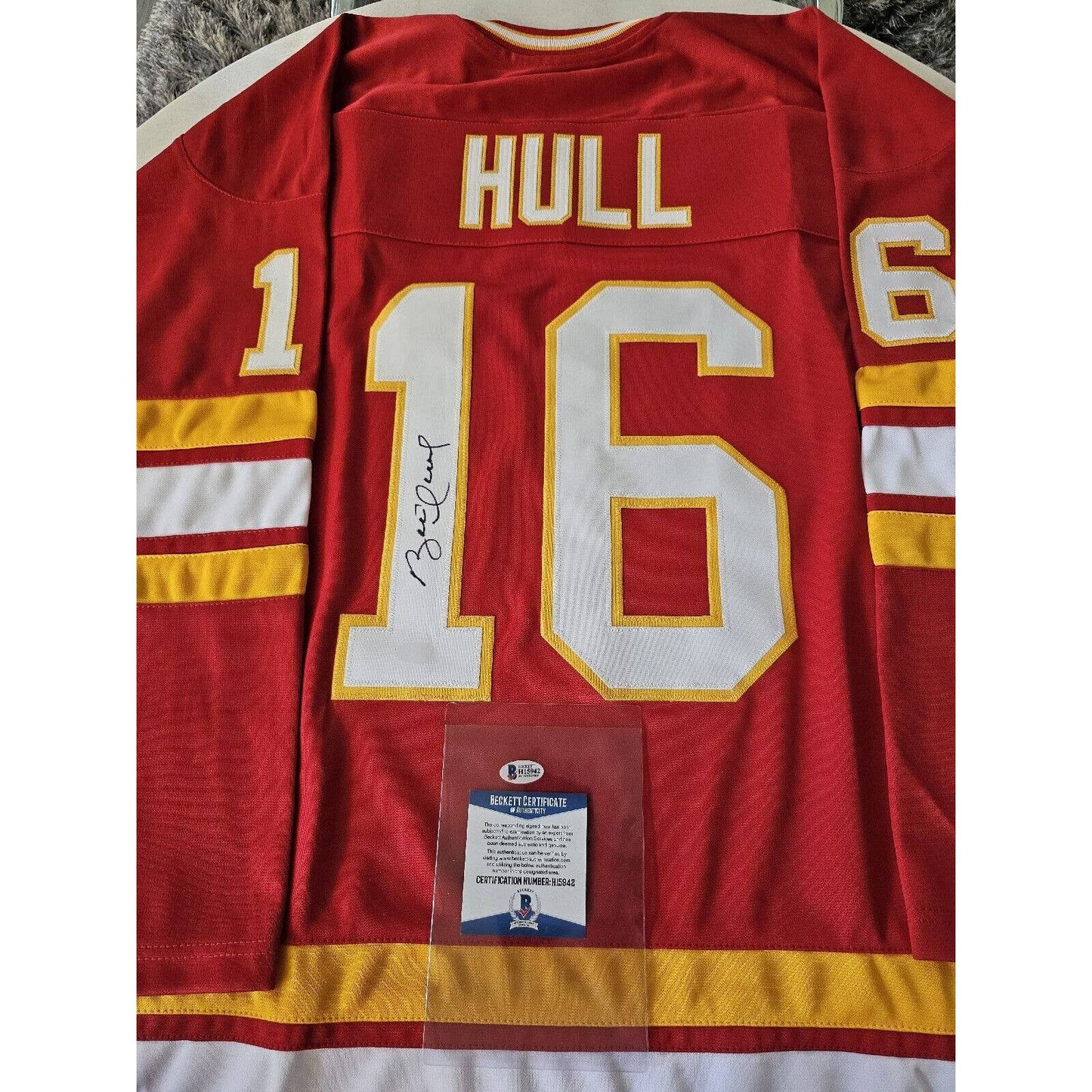 Brett Hull Autographed/Signed Jersey Calgary Flames