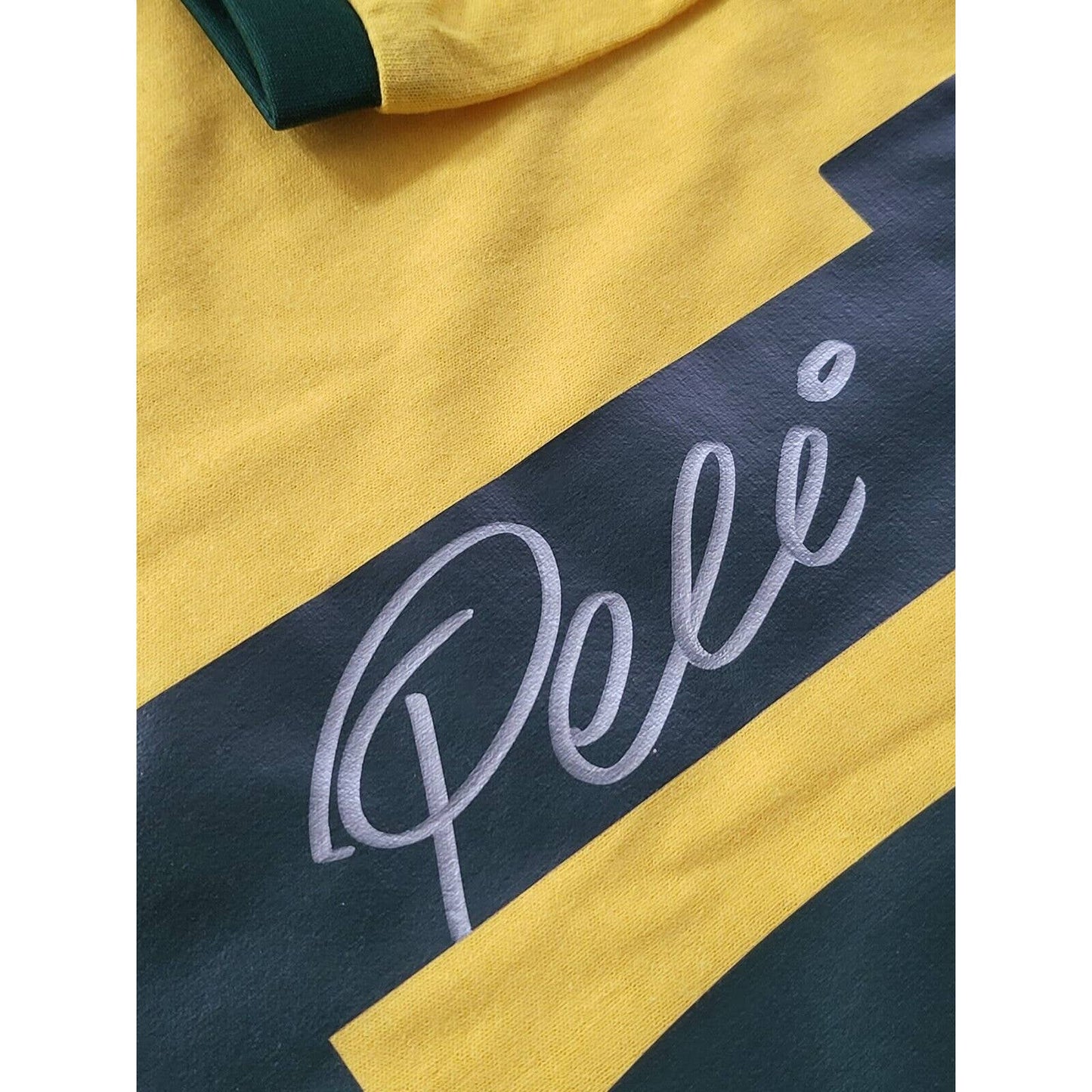 Pelé Autographed/Signed Shirt Jersey PSA/DNA COA Pele Brazil Brasil - TreasuresEvolved