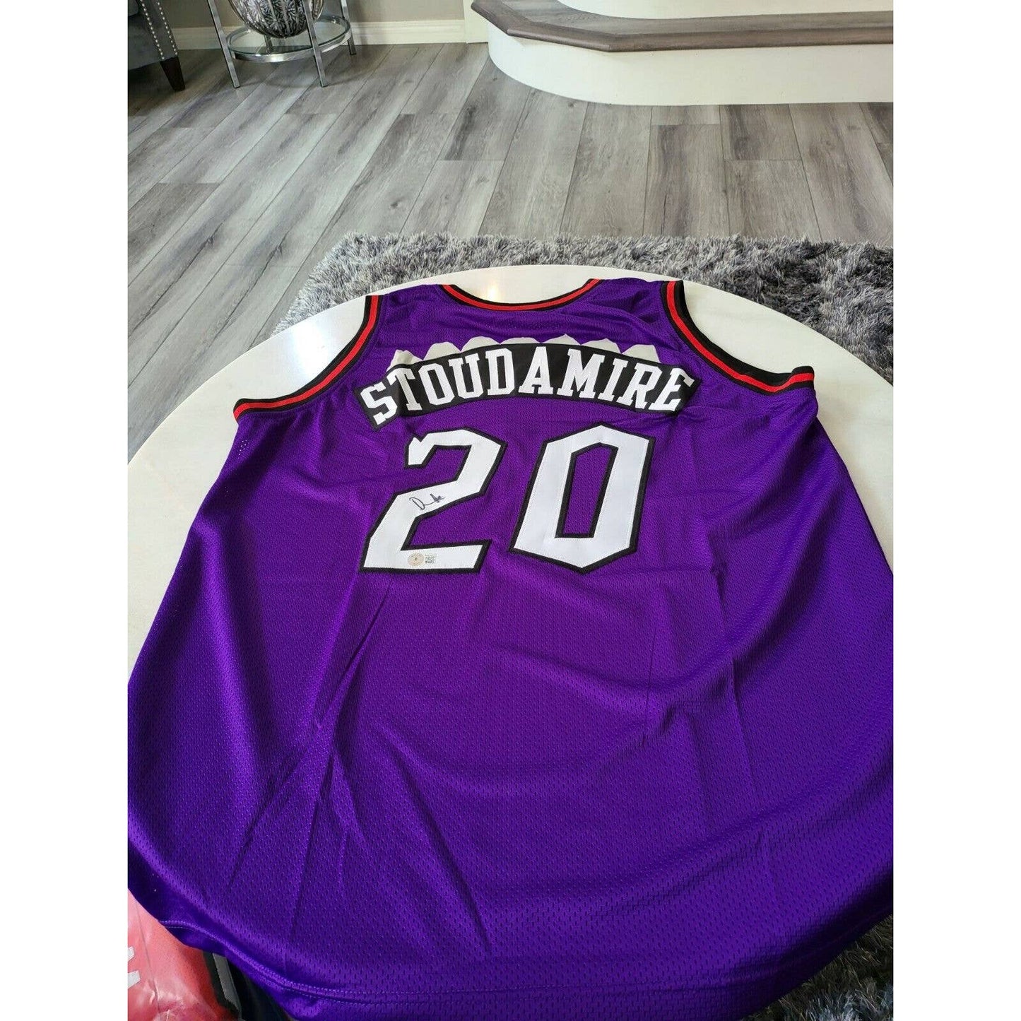 Damon Stoudamire Autographed/Signed Jersey Beckett Toronto Raptors - TreasuresEvolved